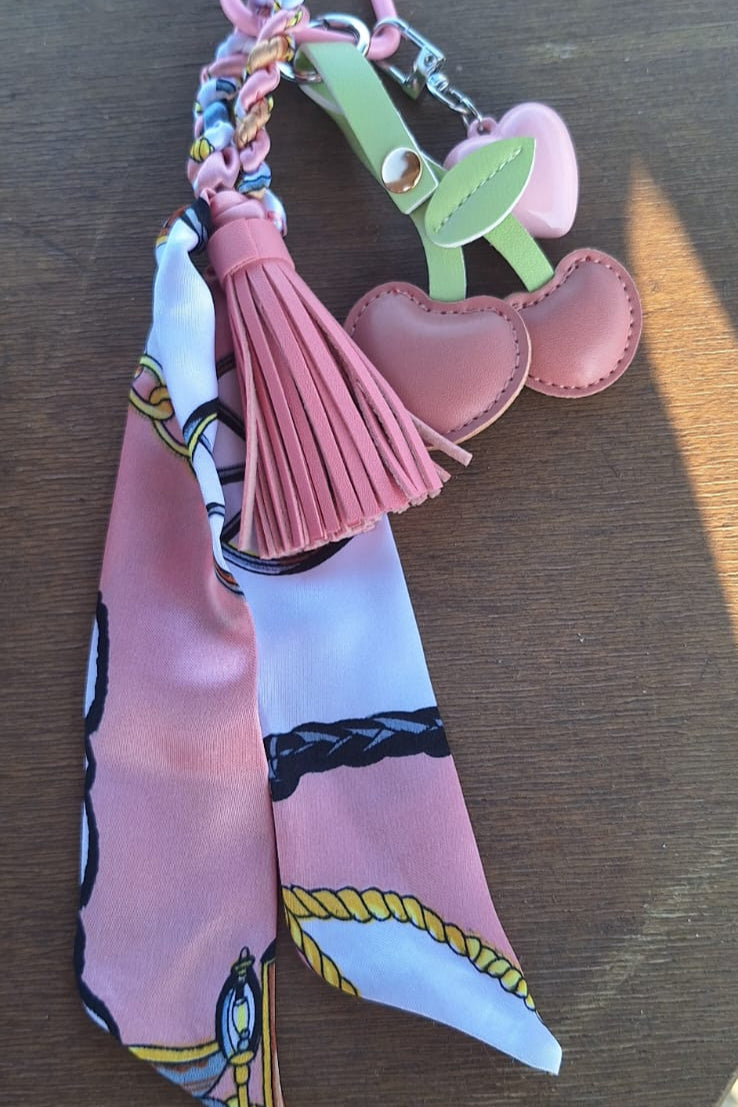 CHARMS CILIEGIA ECOPELLE ROSA CON FOULARD