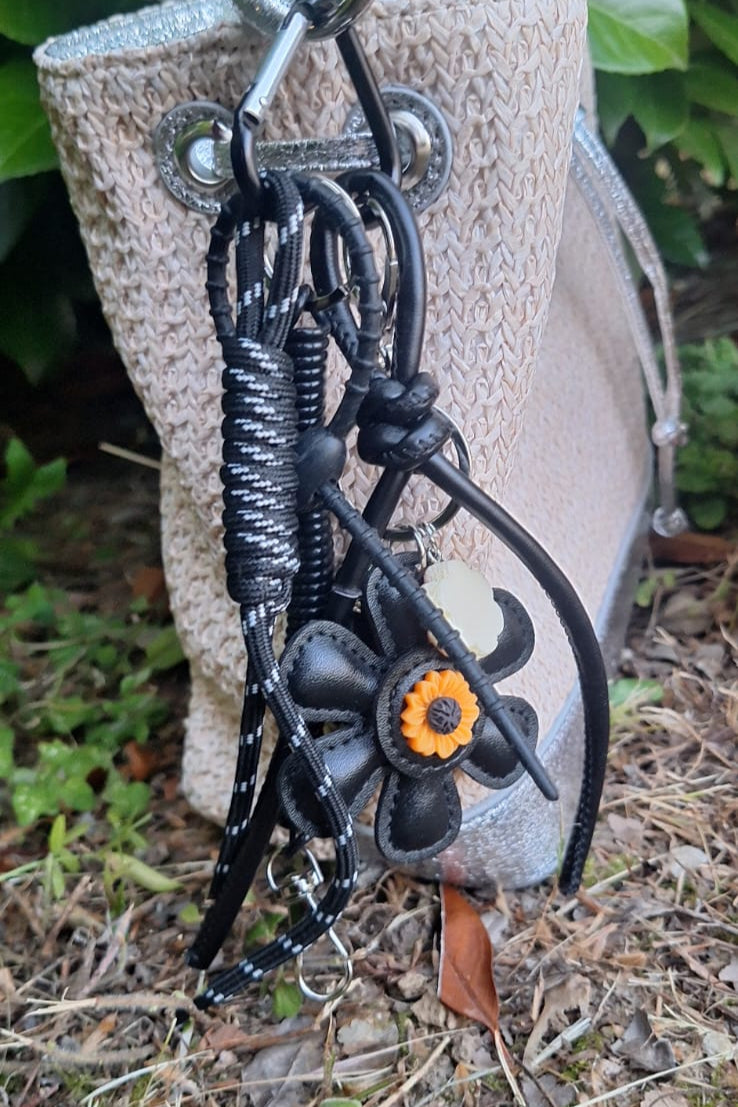 Charms per borse con fiore ecopelle