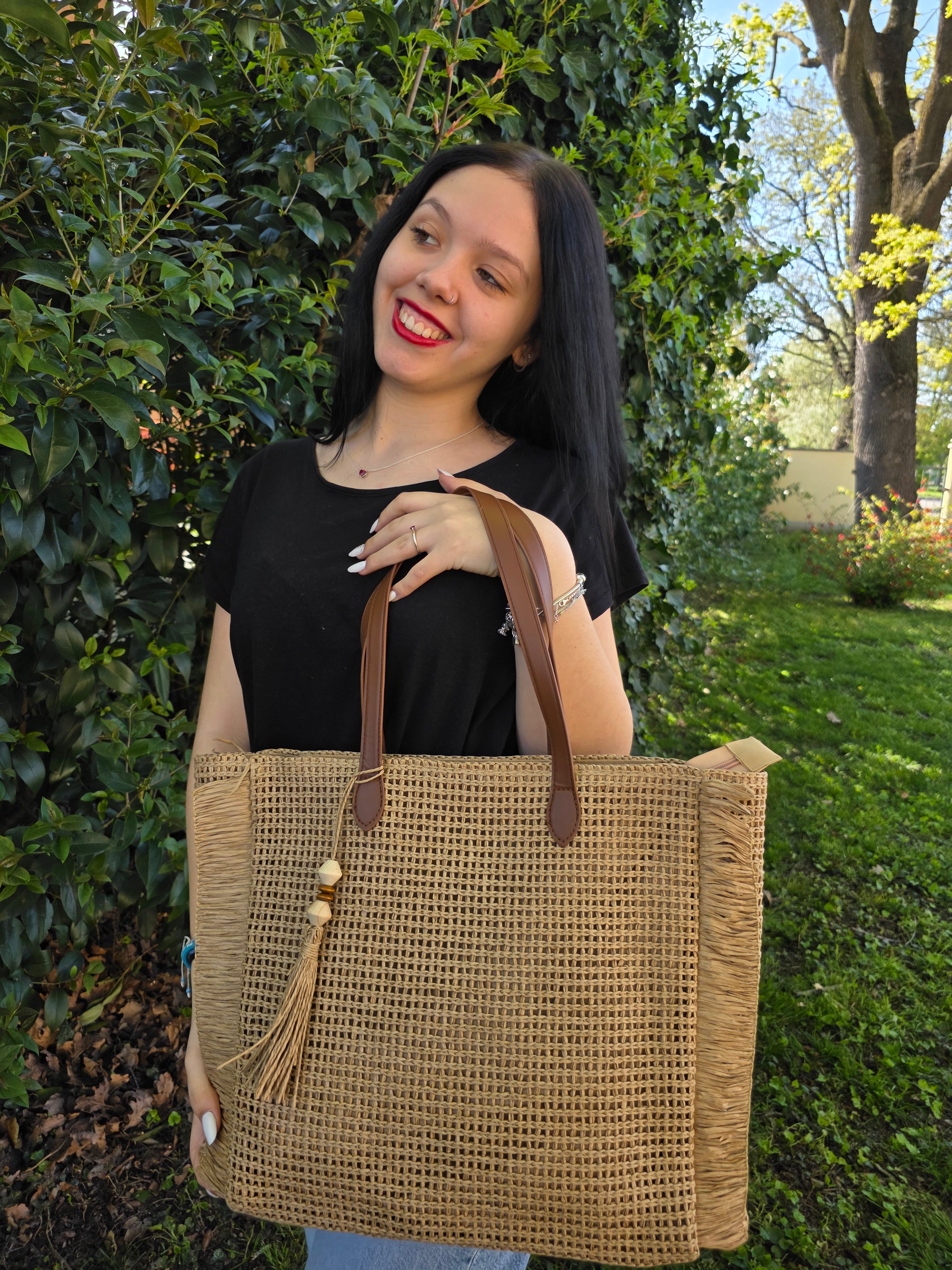 BORSA RAFFIA CON FRANGE LATERALI