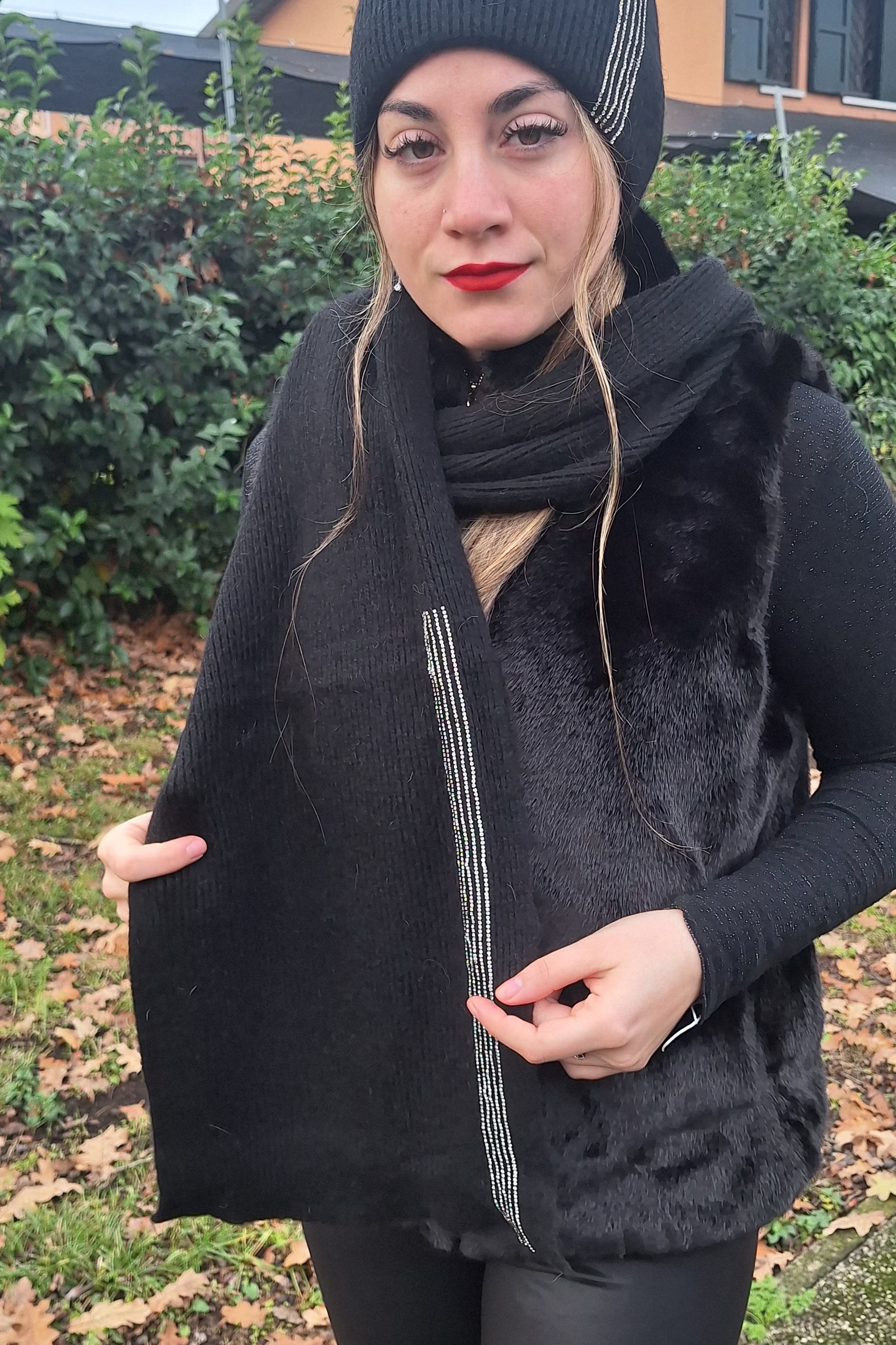 SCIARPA LANA CON RIGHE STRASS