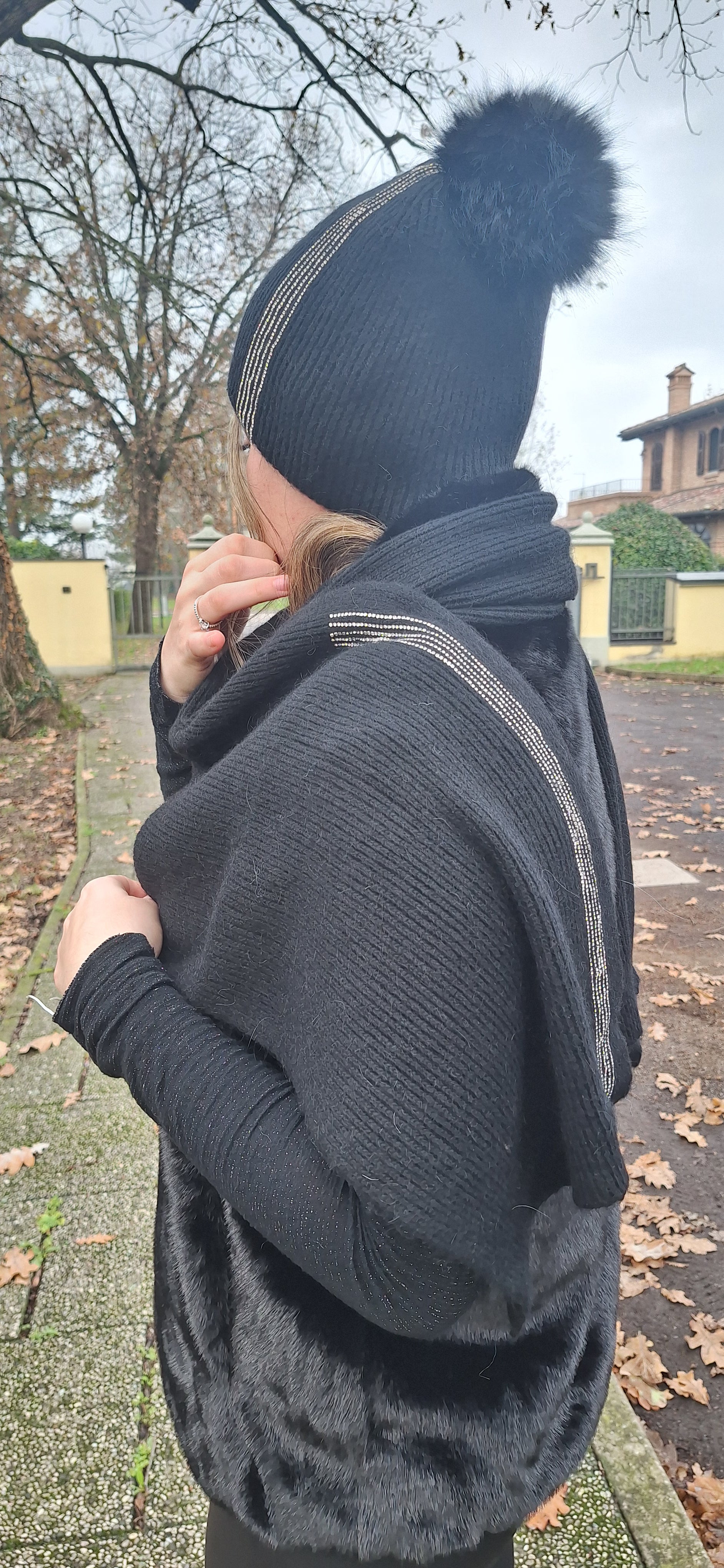 SCIARPA LANA CON RIGHE STRASS