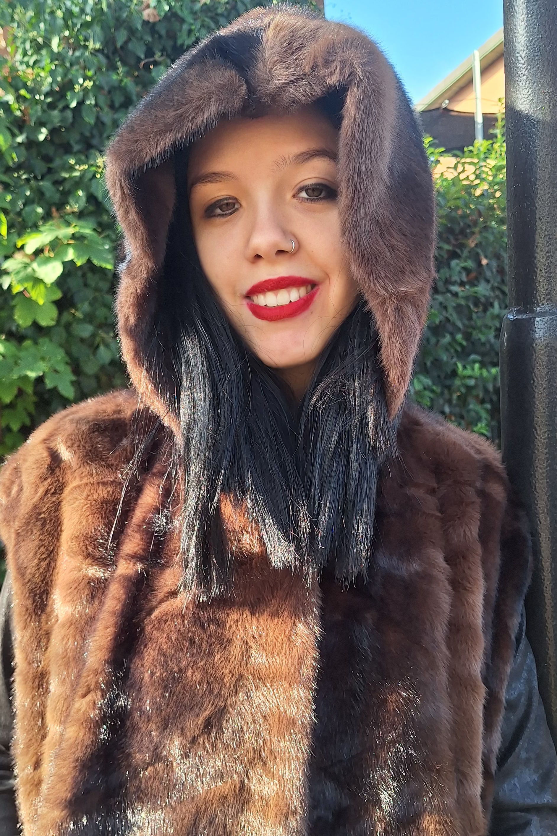 GILET ECOPELLICCIA CON CAPPUCCIO MARRONE