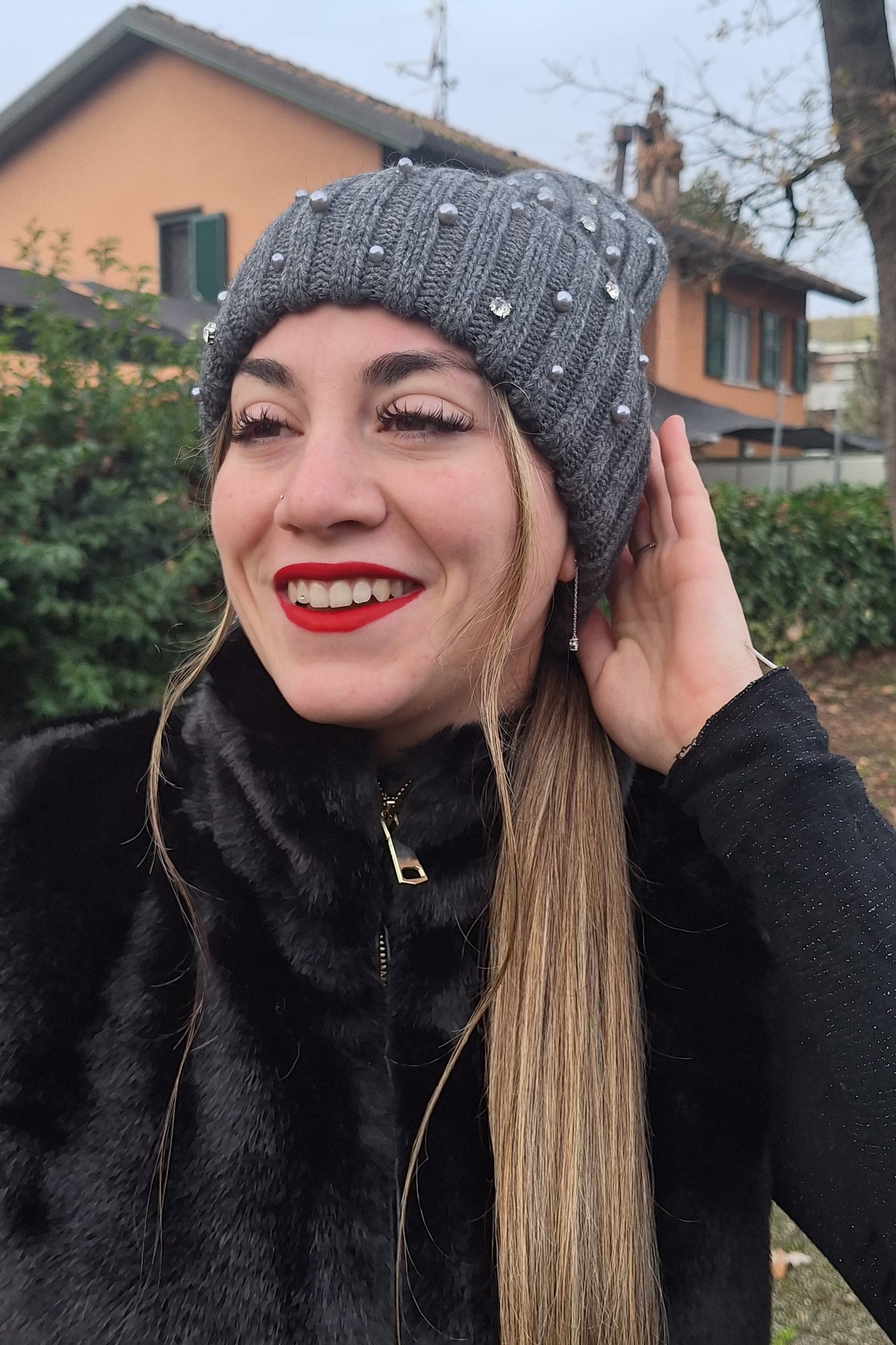 CUFFIA LANA PERLE E STRASS GRIGIA