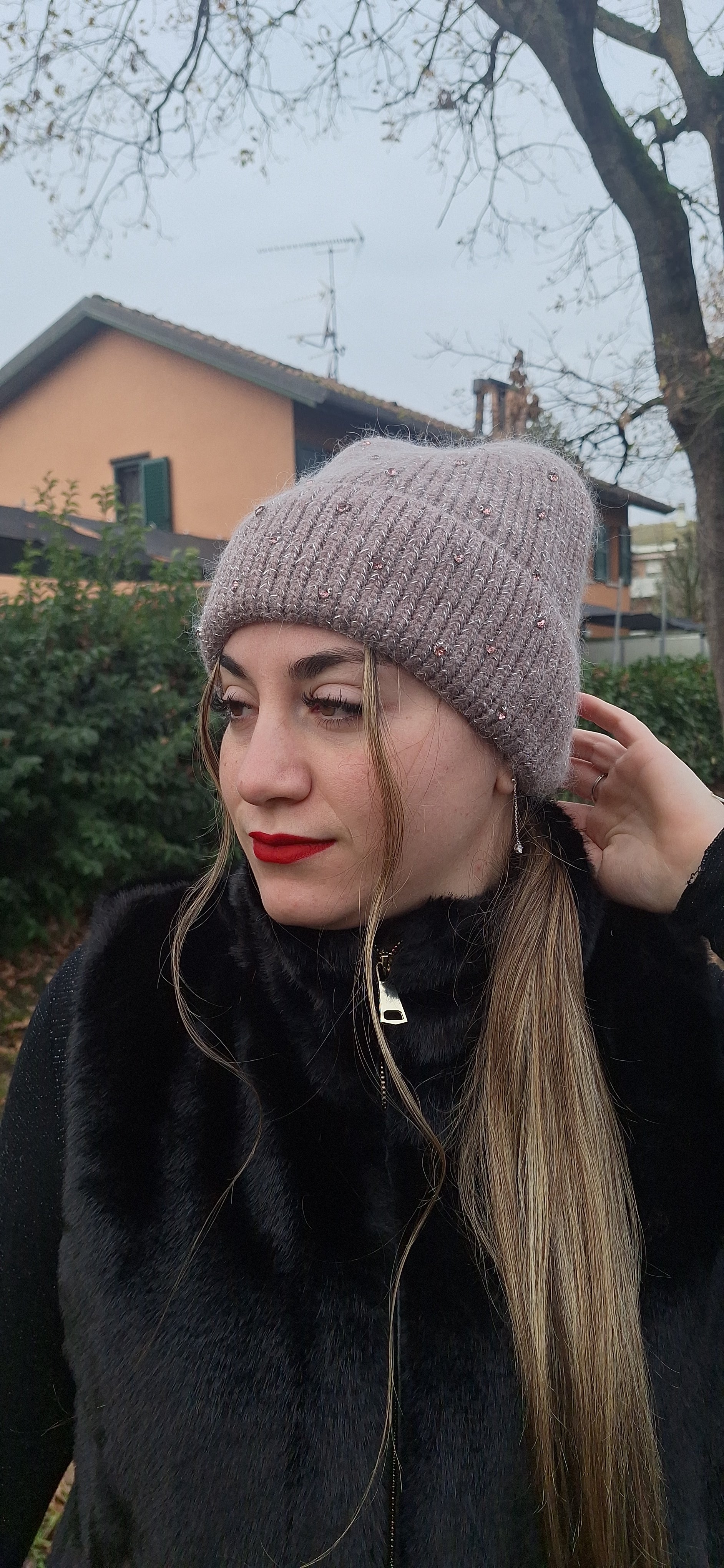 CUFFIA LANA FANGO CON STRASS