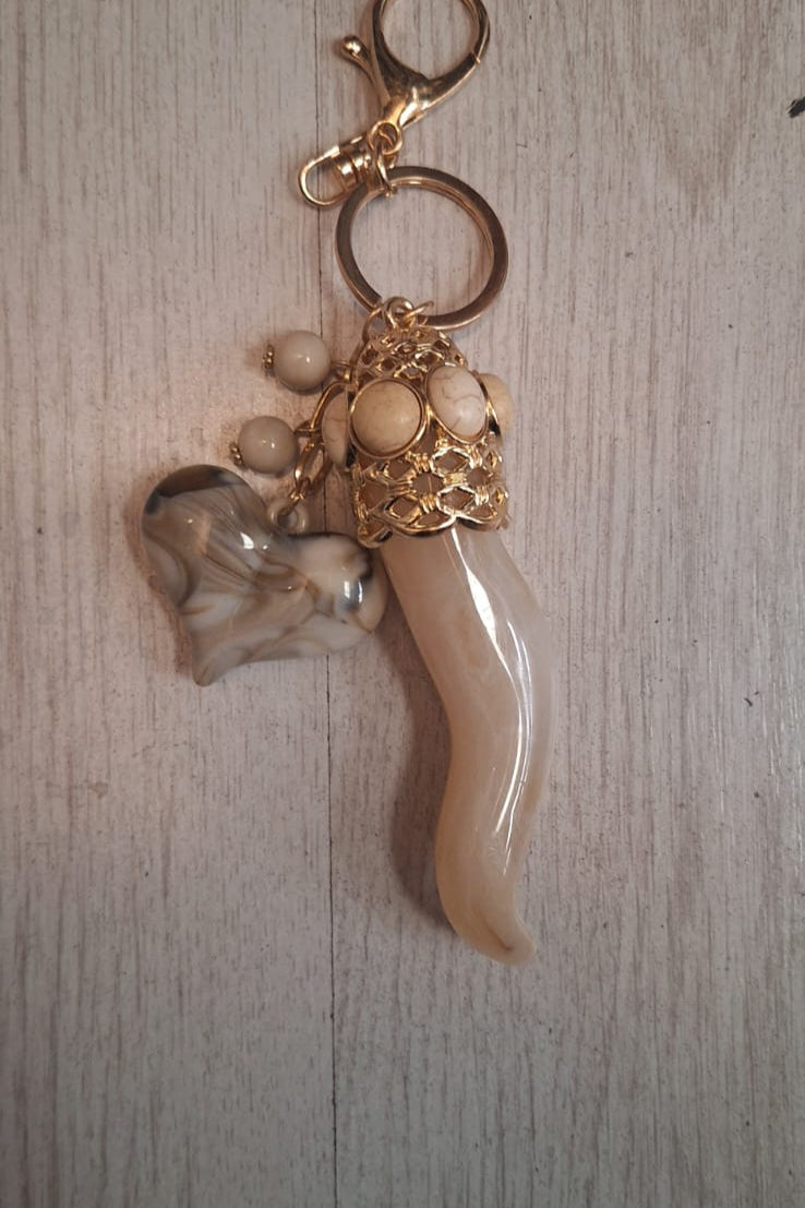 CHARMS CORNO NATURALE SFUMATO CON CIONDOLO CUORE