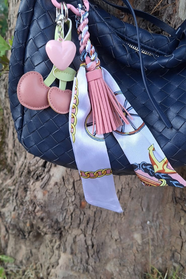 CHARMS CILIEGIA ECOPELLE ROSA CON FOULARD