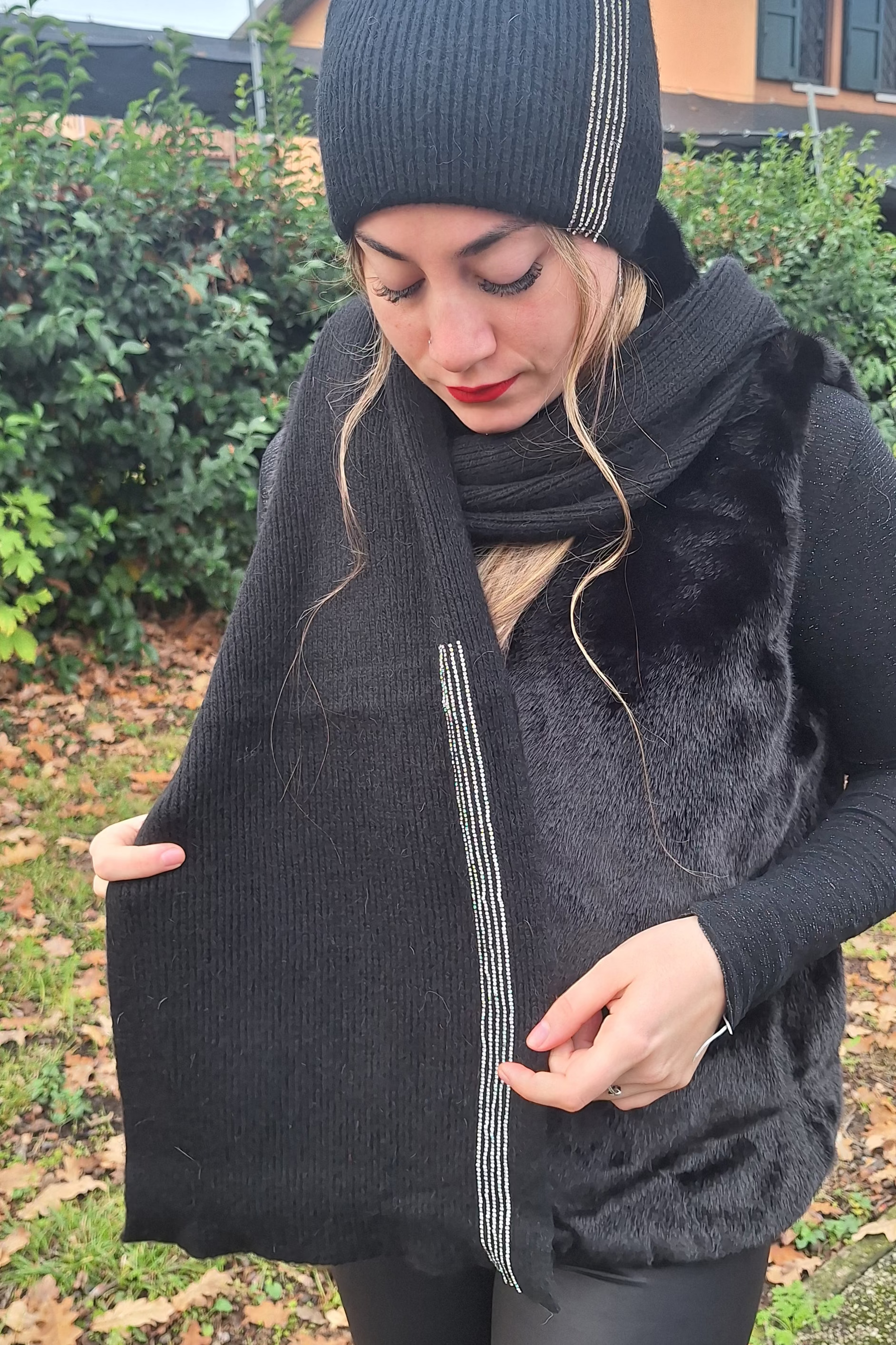 SCIARPA LANA CON RIGHE STRASS