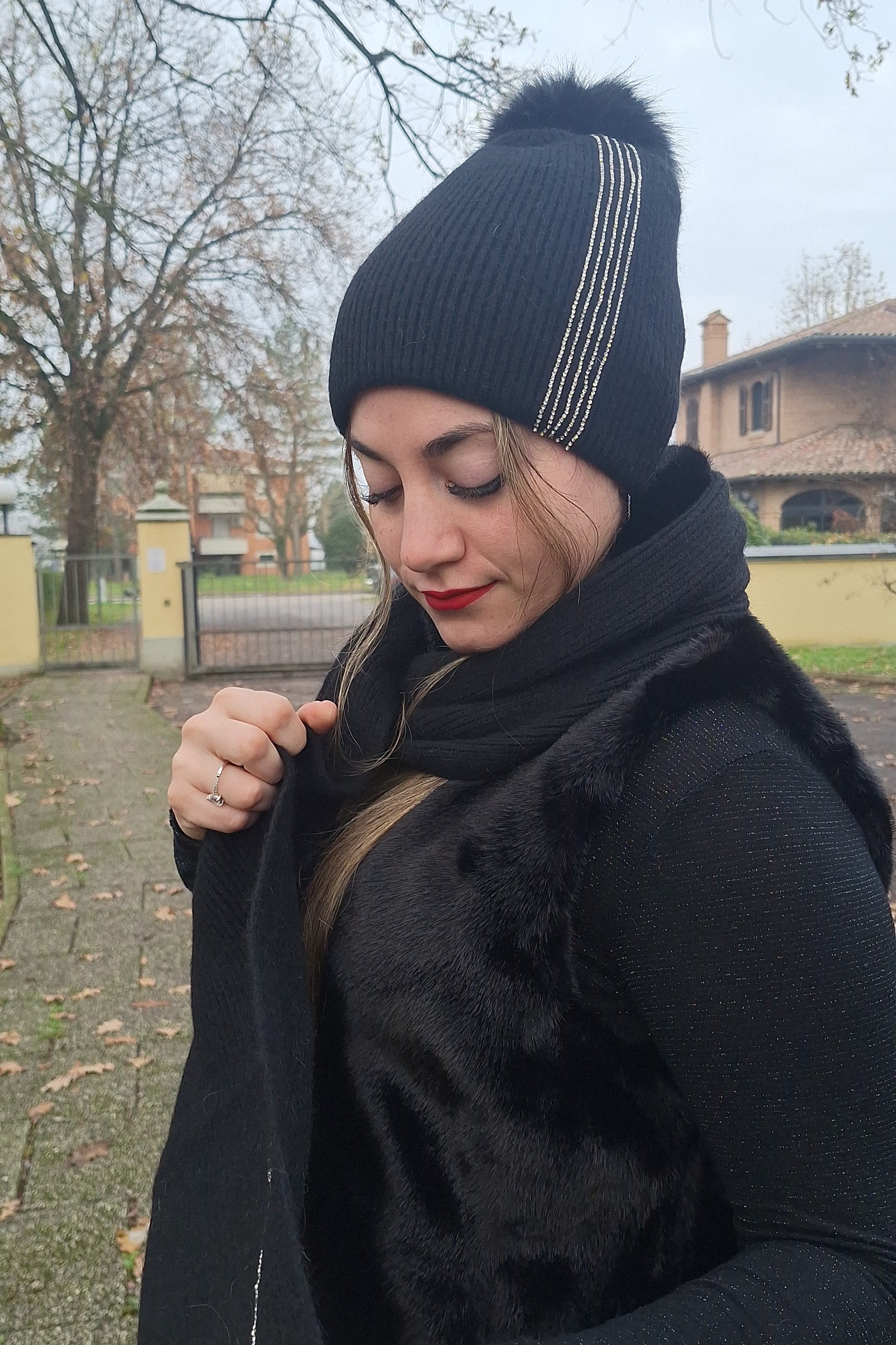 CUFFIA LANA NERA 5 RIGHE STRASS