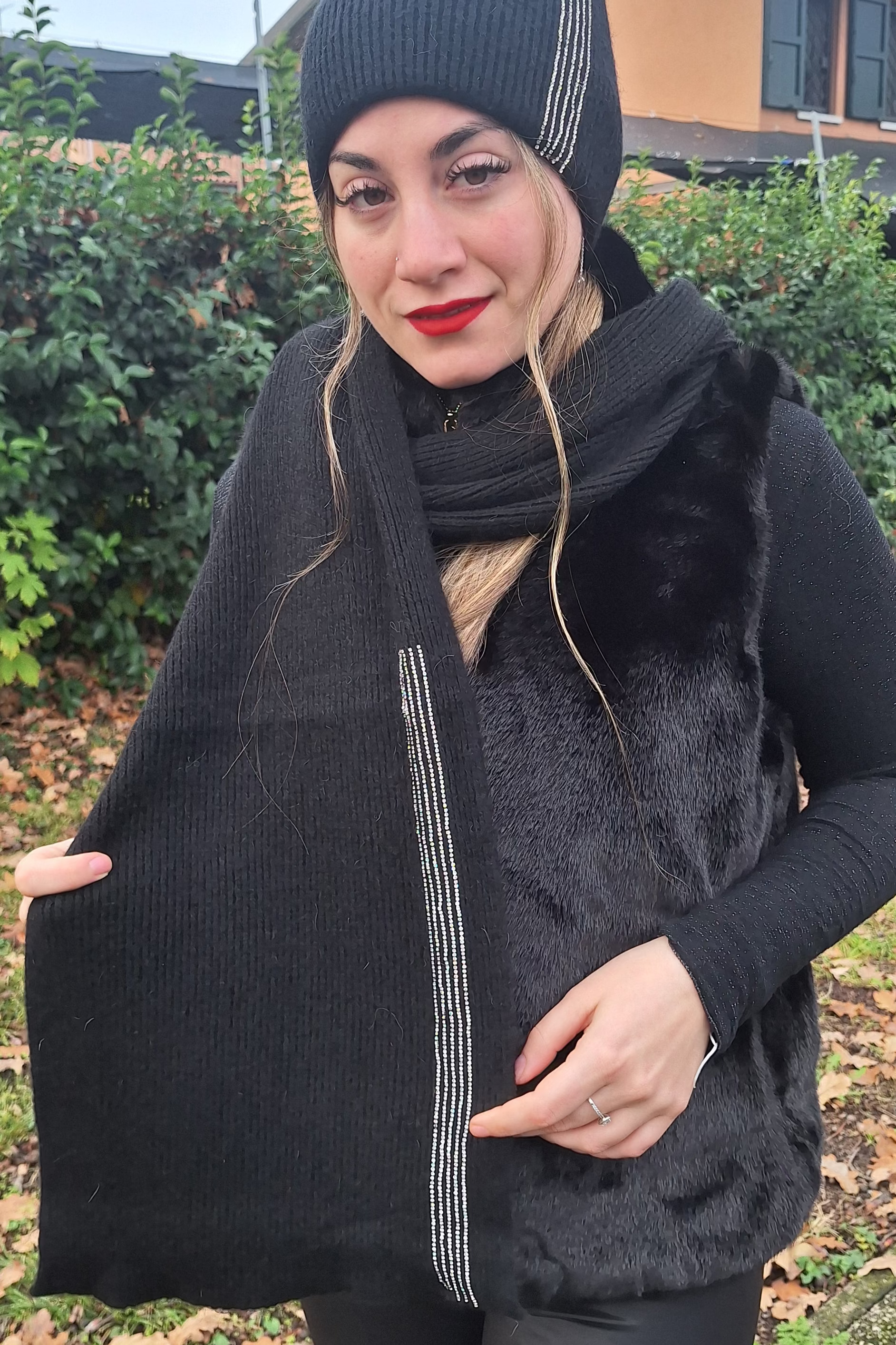 SCIARPA LANA CON RIGHE STRASS