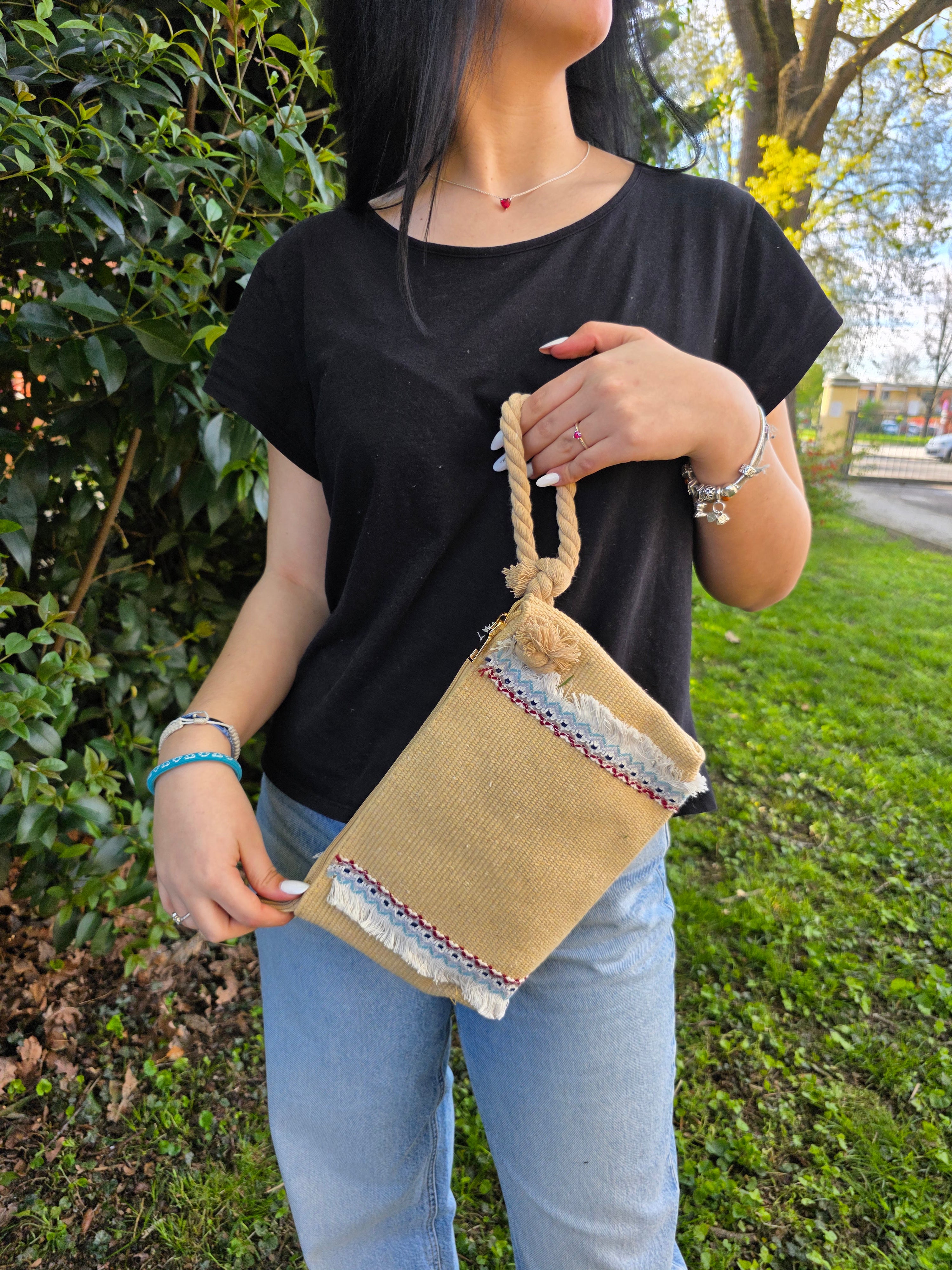 POCHETTE JUTA CON LACCIO
